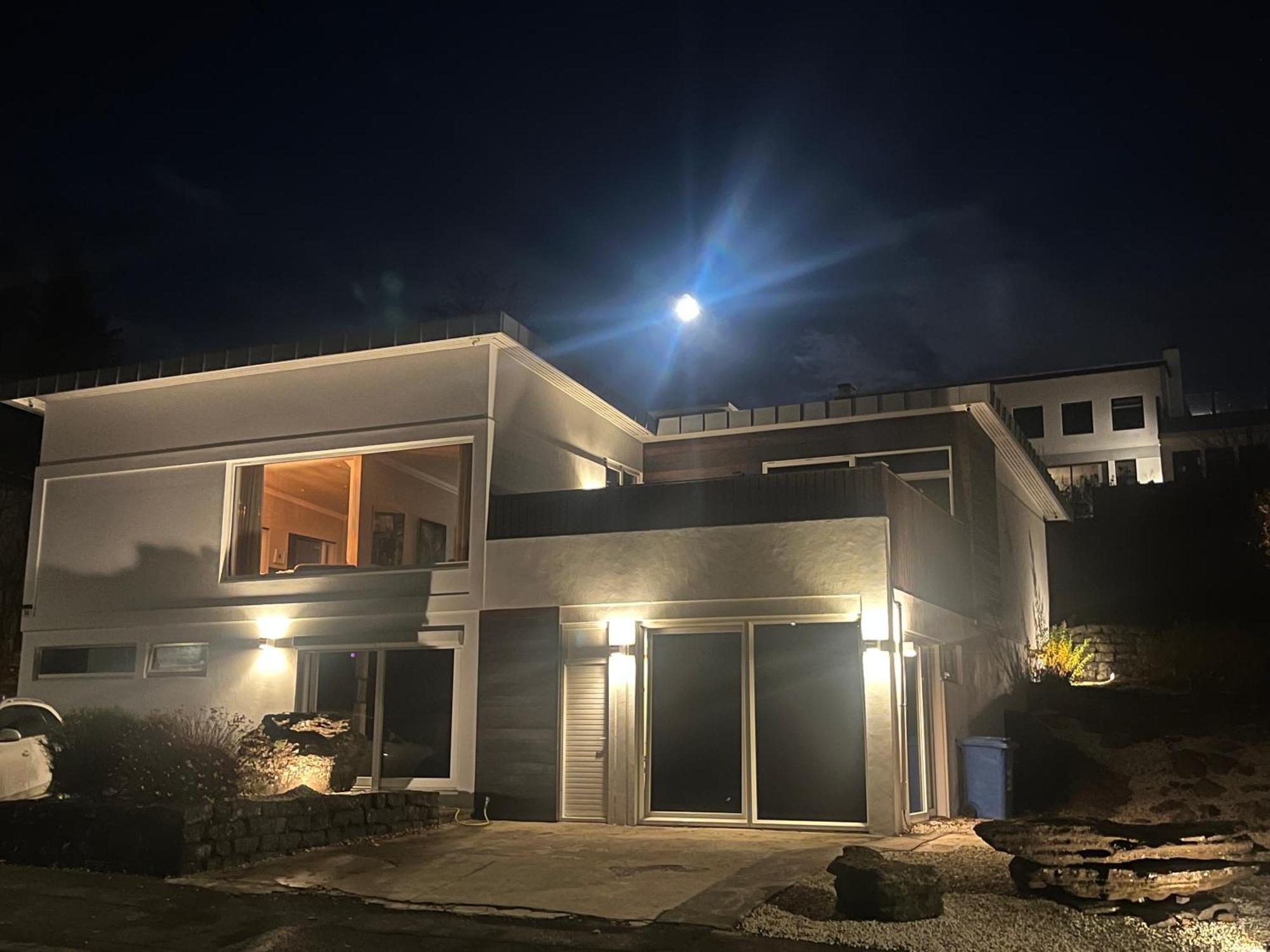 Iceland Sjf Villa, Hot Tub & Outdoor Sauna Amazing Mountains And City View Over Reykjavik Exterior photo