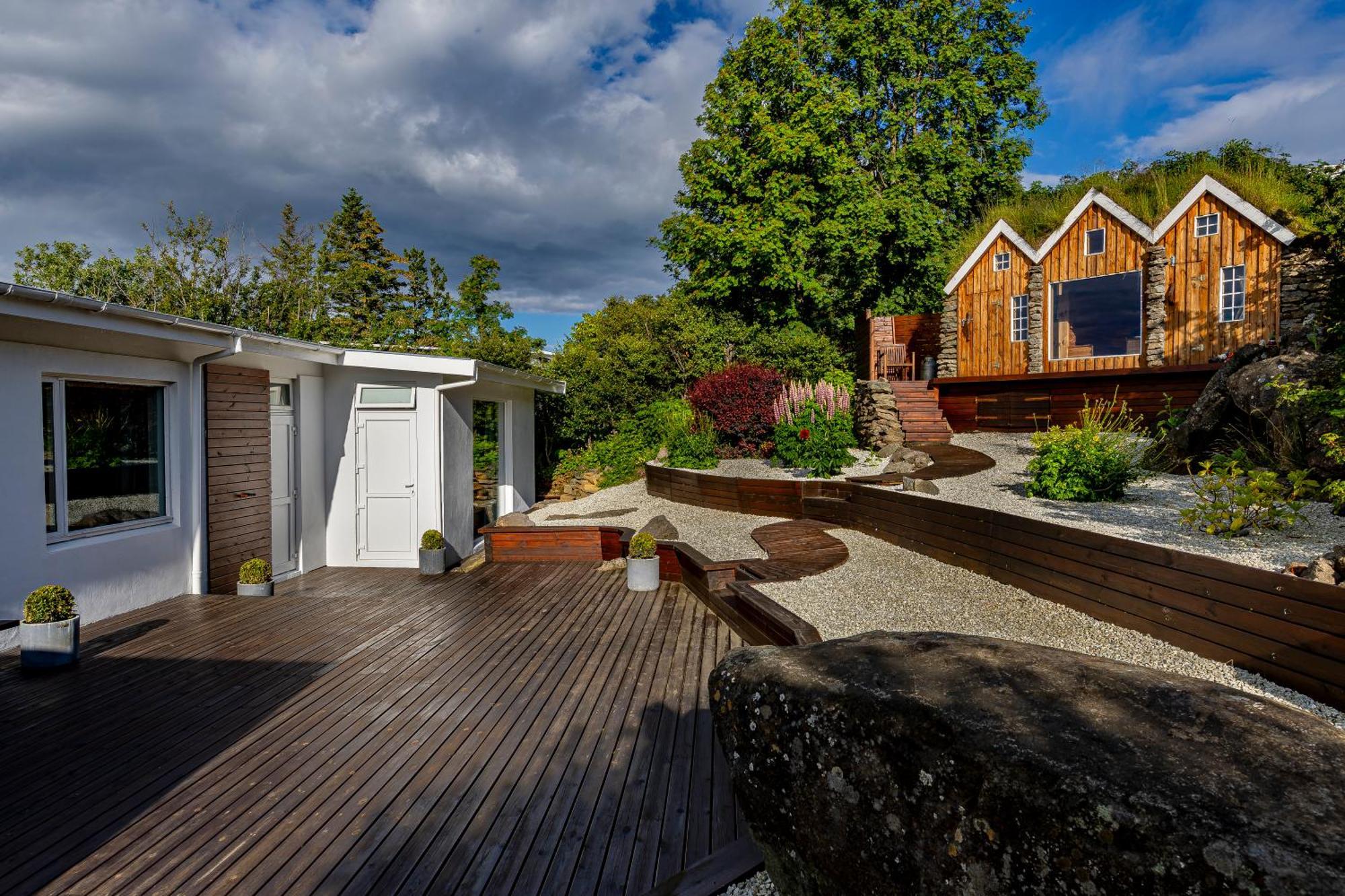 Iceland Sjf Villa, Hot Tub & Outdoor Sauna Amazing Mountains And City View Over Reykjavik Exterior photo