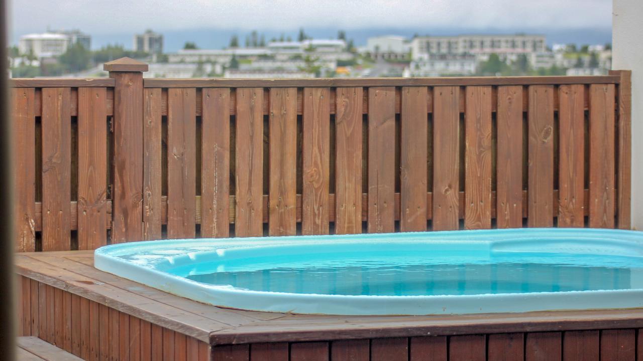 Iceland Sjf Villa, Hot Tub & Outdoor Sauna Amazing Mountains And City View Over Reykjavik Exterior photo